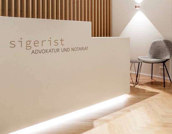 [Translate to English:] Studio Tonic-Design Empfangsbereich Kanzlei Sigerist Luzern